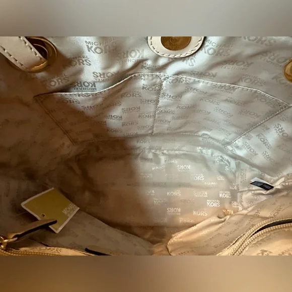 Michael Kors Jetset  Saffiano Leather Soft Satchel Purse Shoulder Handbag| NWT - Picture 13 of 14